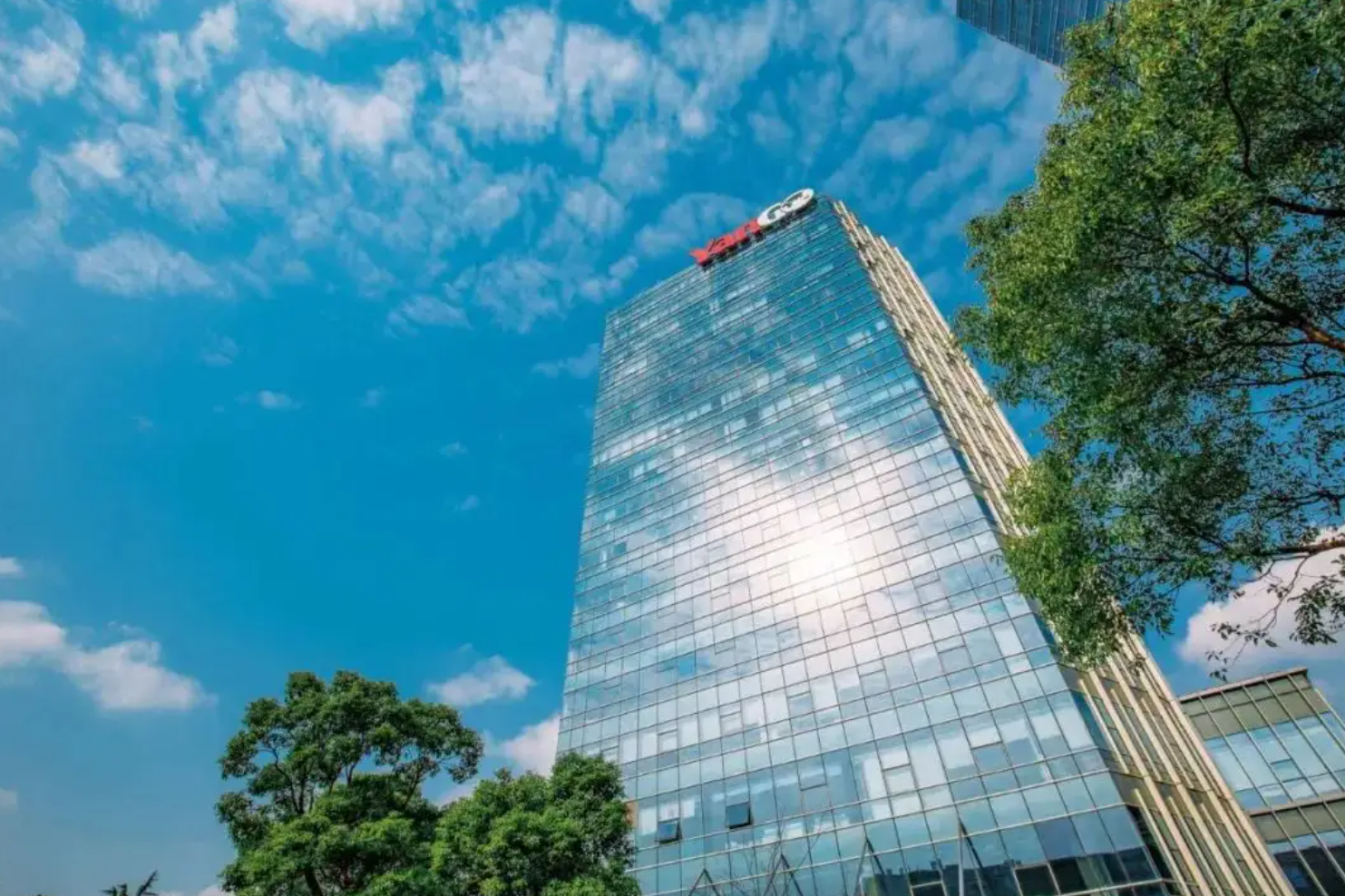 与某地产集团三产科技公司